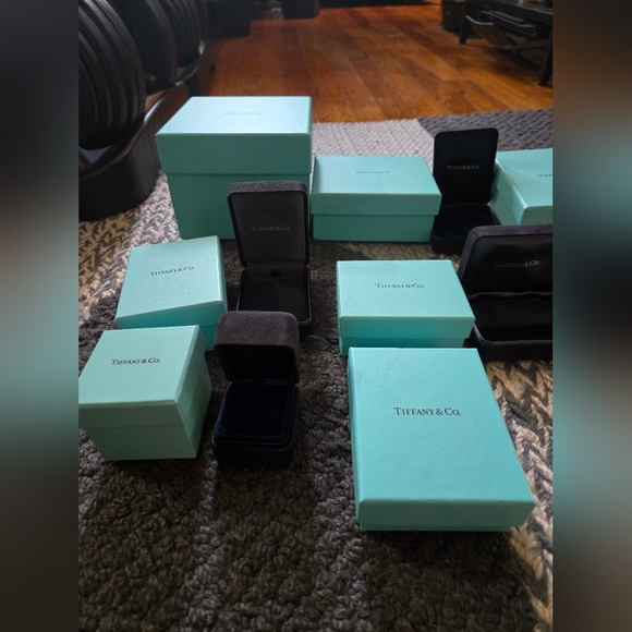 Tiffany & Co. Lot Of Showcase Boxes - Picture 2 of 5